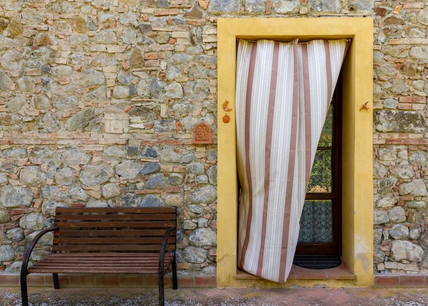 Tuscany Chianni Exterior Detail