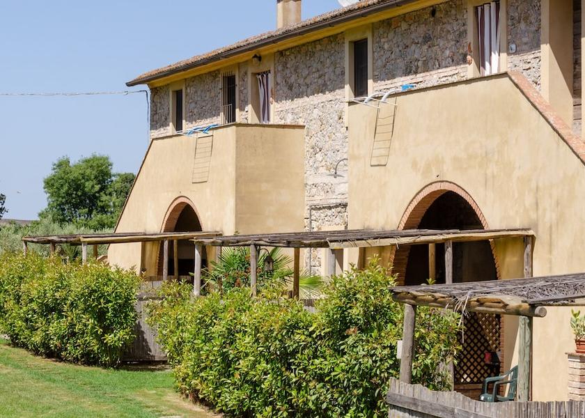 Tuscany Chianni Exterior Detail