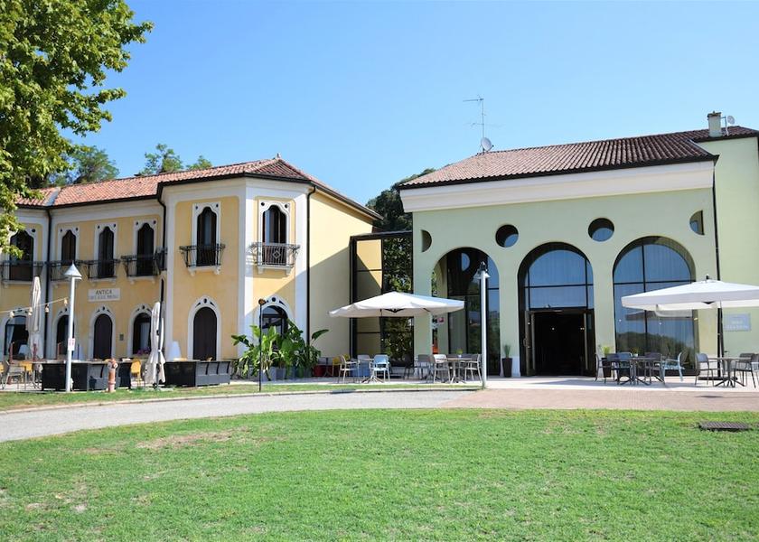 Veneto Lonigo Exterior Detail