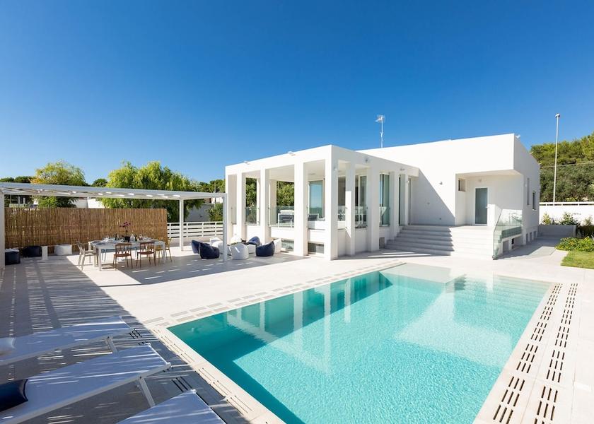 Puglia Matino Exterior Detail