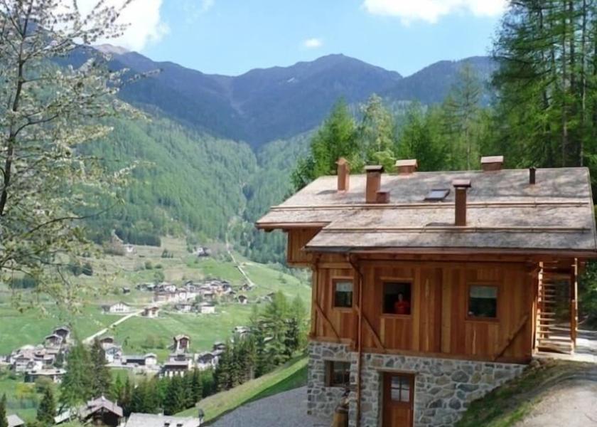 Trentino-Alto Adige Rabbi Exterior Detail