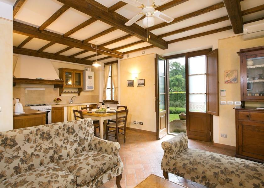 Tuscany Lucignano Dining Area