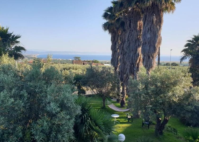 Calabria Gizzeria Property Grounds