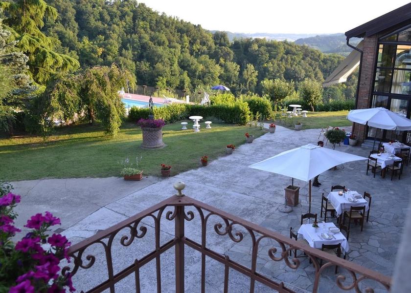 Piedmont Cereseto Garden view