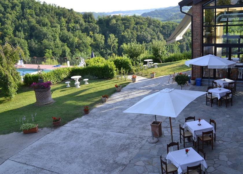 Piedmont Cereseto Courtyard