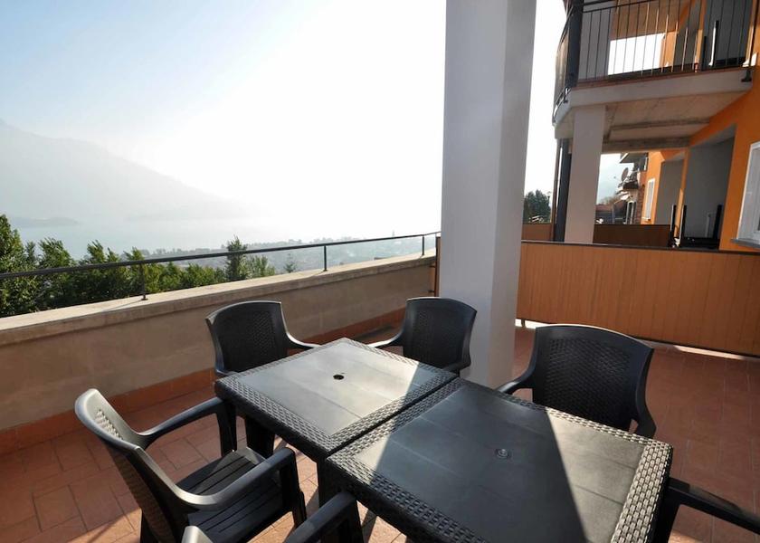 Lombardy Vercana Terrace