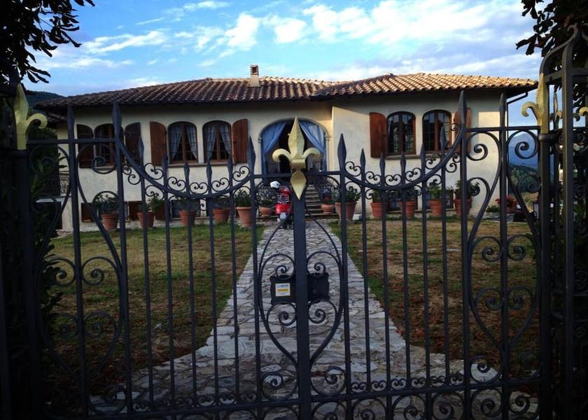 Tuscany Borgo a Mozzano Exterior Detail