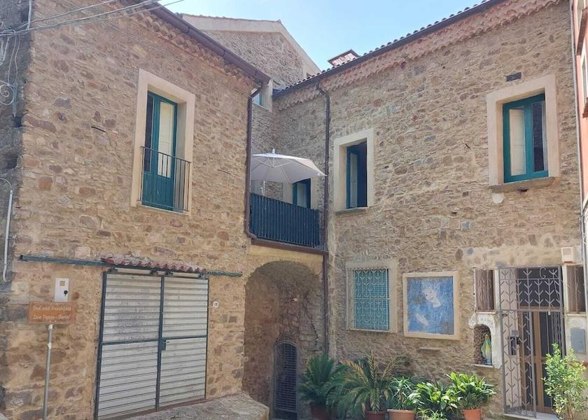 Campania San Mauro Cilento Facade