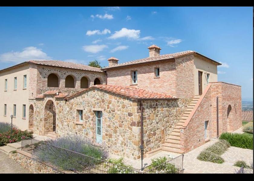 Tuscany Trequanda Exterior Detail