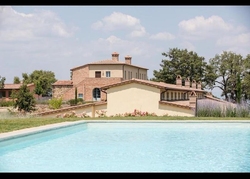 Tuscany Trequanda Exterior Detail