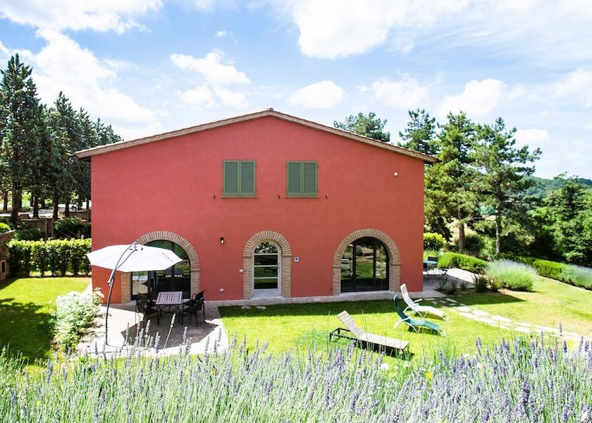 Tuscany Trequanda Exterior Detail