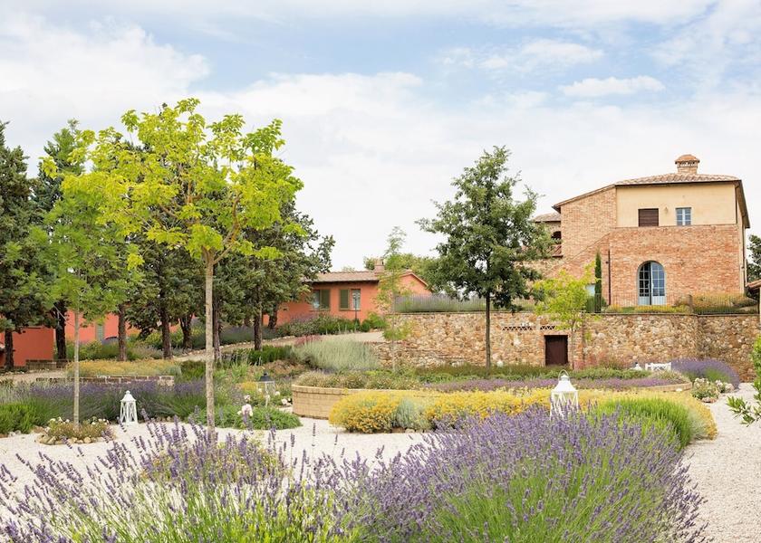 Tuscany Trequanda Exterior Detail