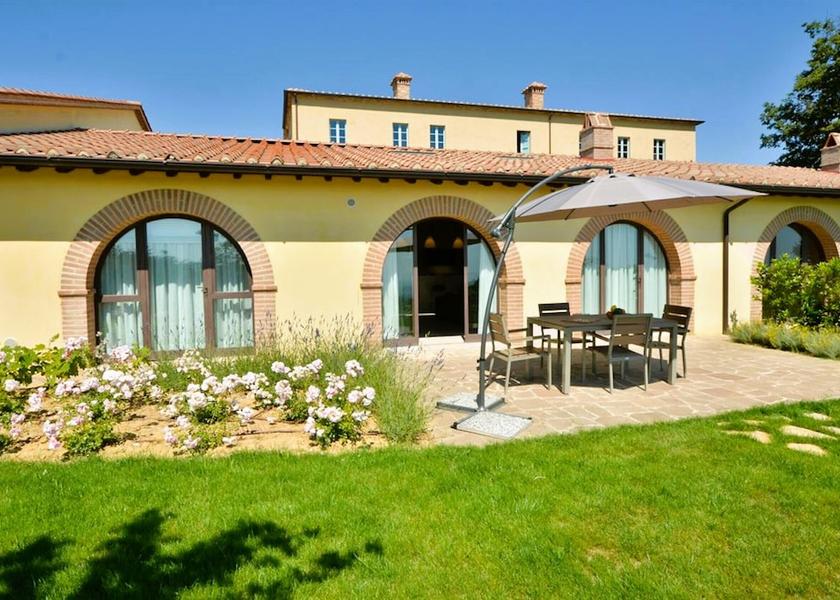 Tuscany Trequanda Exterior Detail