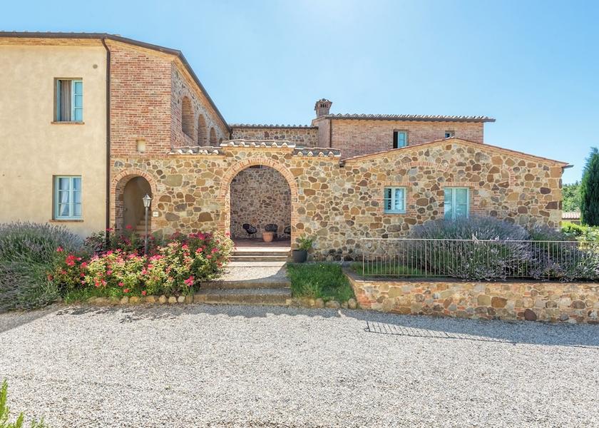 Tuscany Trequanda Exterior Detail