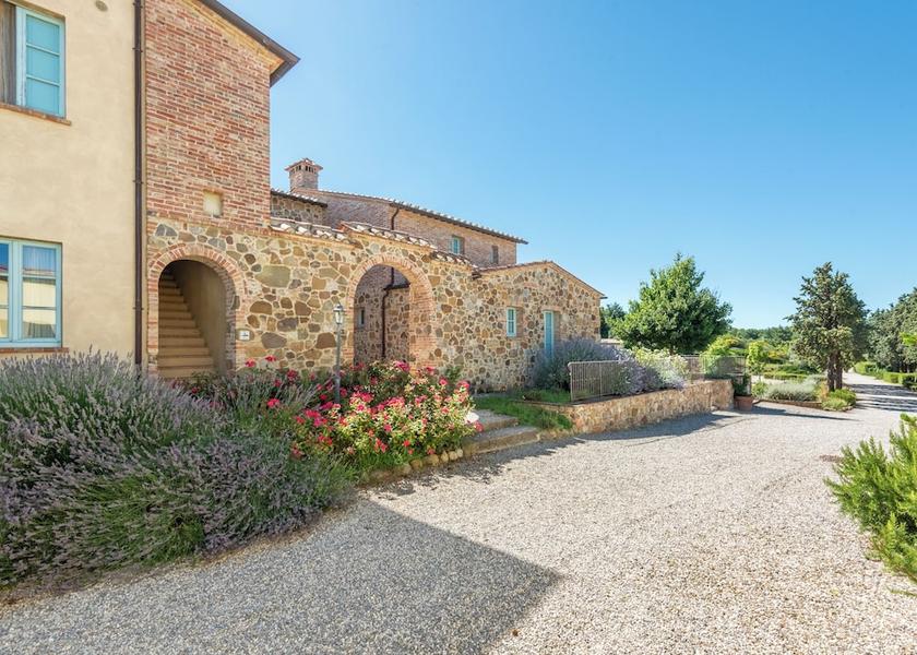 Tuscany Trequanda Exterior Detail