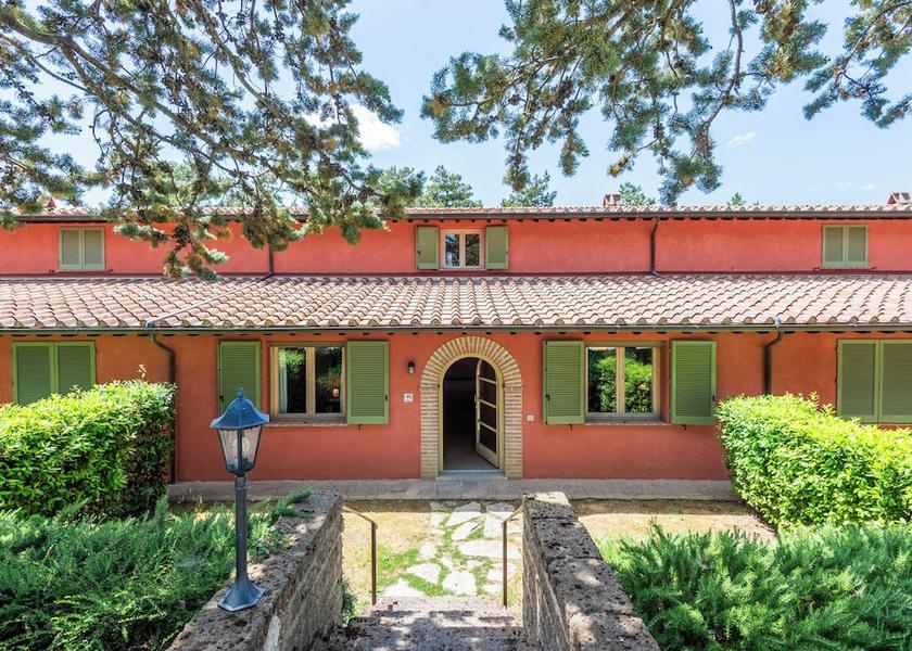 Tuscany Trequanda Exterior Detail