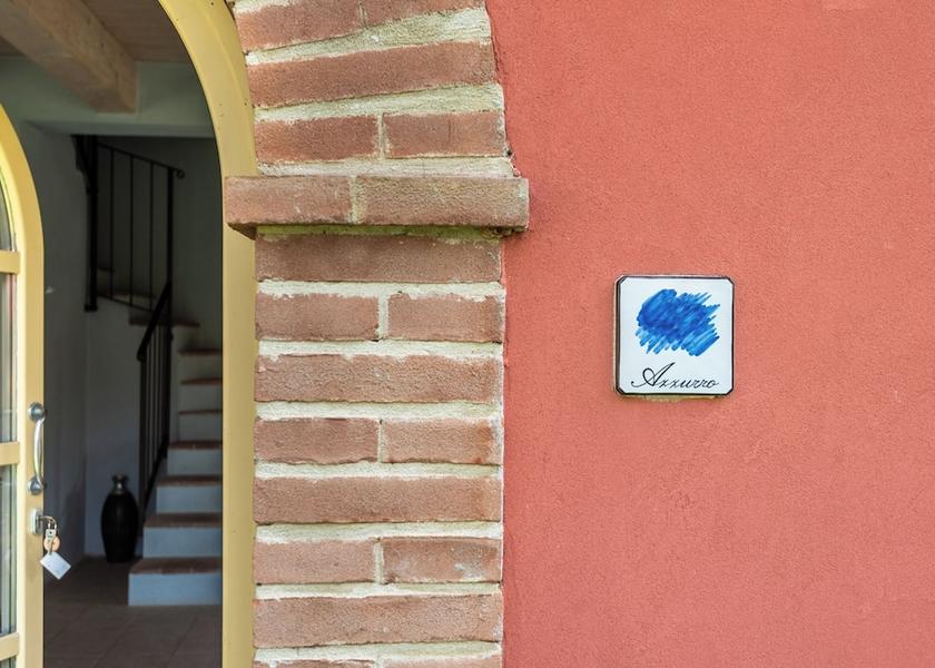 Tuscany Trequanda Exterior Detail