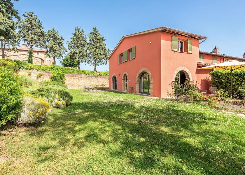 Tuscany Trequanda Exterior Detail