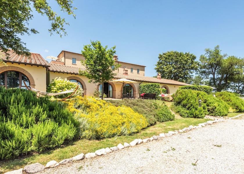 Tuscany Trequanda Exterior Detail