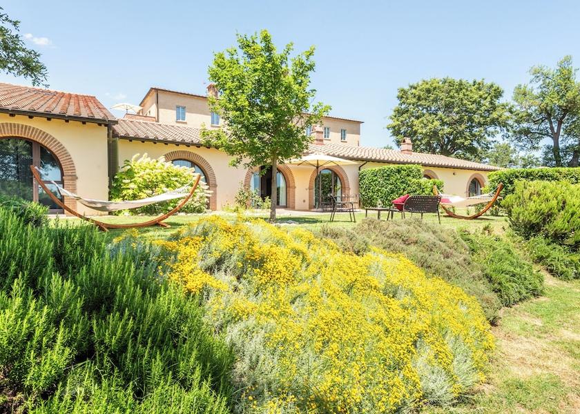 Tuscany Trequanda Exterior Detail
