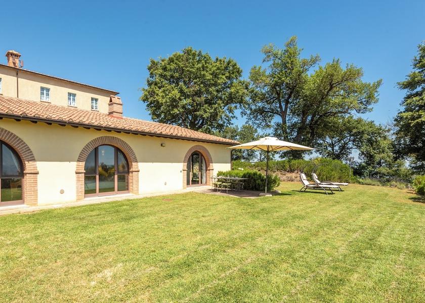 Tuscany Trequanda Exterior Detail