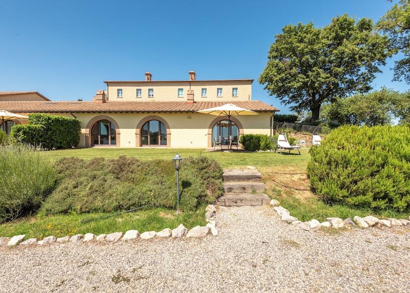 Tuscany Trequanda Exterior Detail