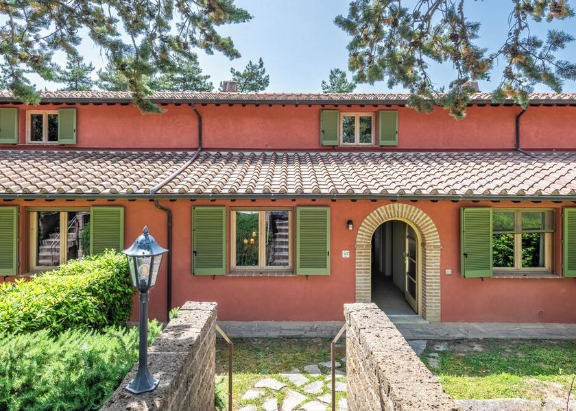 Tuscany Trequanda Exterior Detail