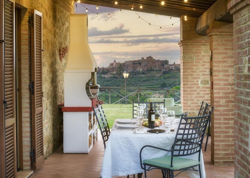 Tuscany Trequanda Exterior Detail