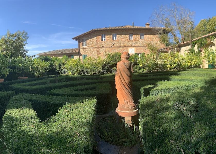 Tuscany Trequanda Garden