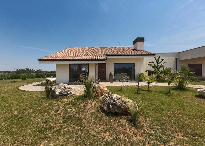 Puglia Leverano Exterior Detail