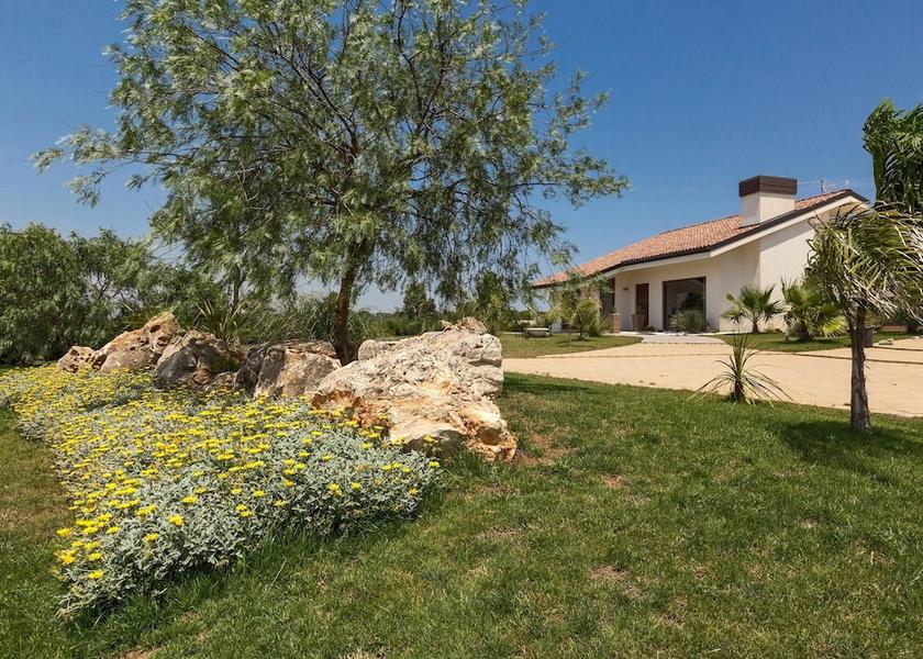 Puglia Leverano Garden
