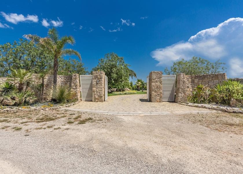Puglia Leverano Property Grounds