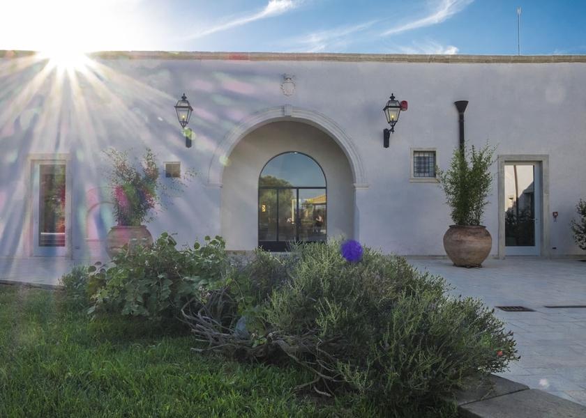 Puglia Leverano Garden View