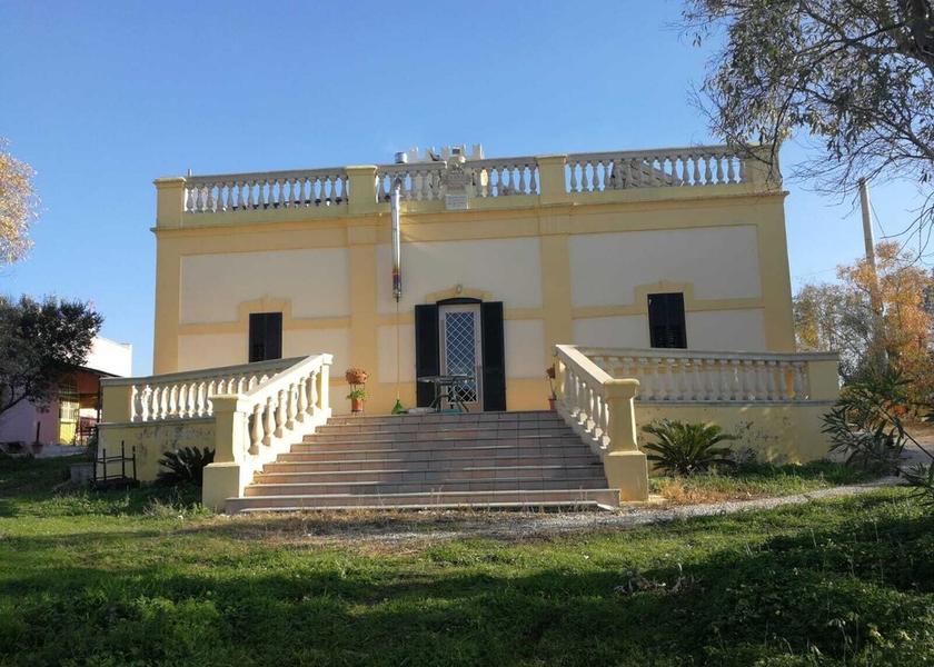 Puglia Galatone Facade