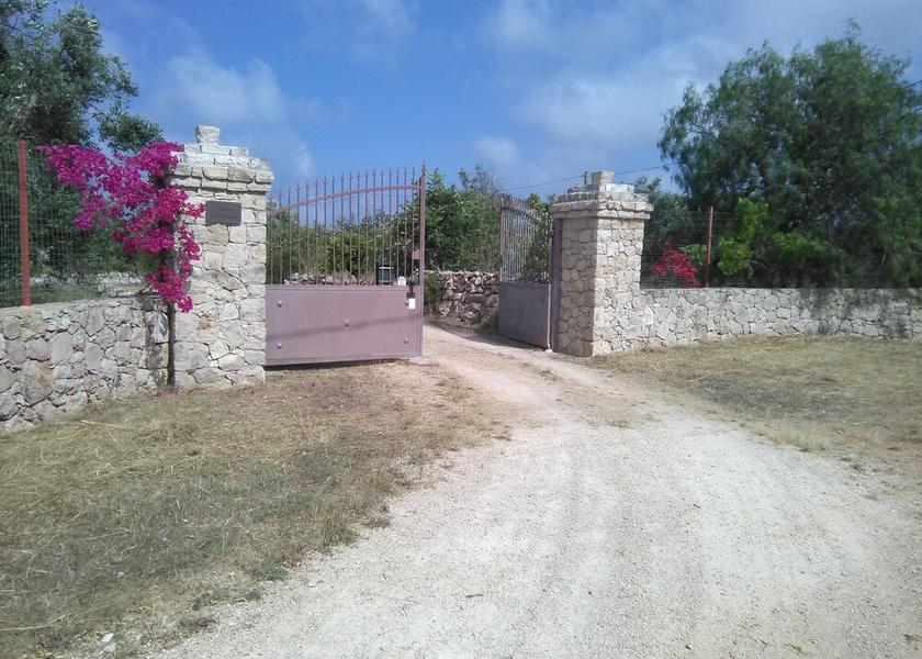 Puglia Galatone Entrance