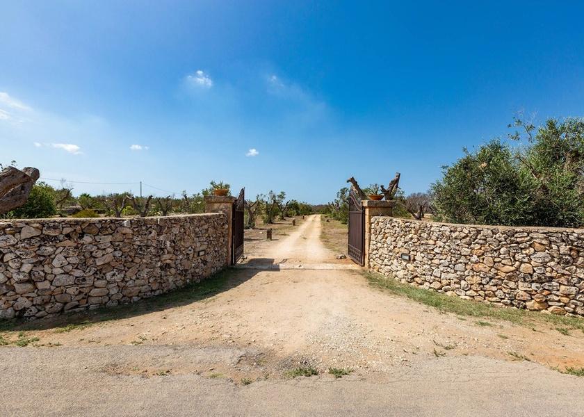 Puglia Galatone Exterior Detail
