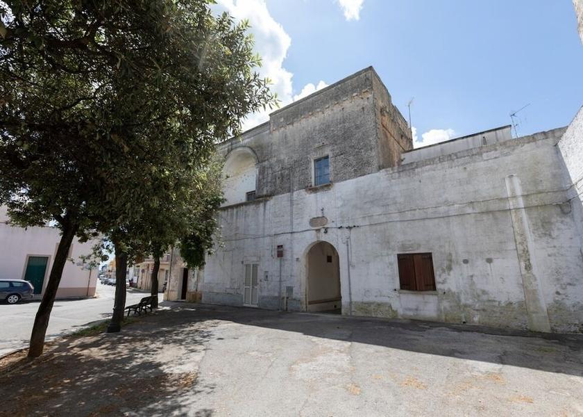 Puglia Corsano Facade