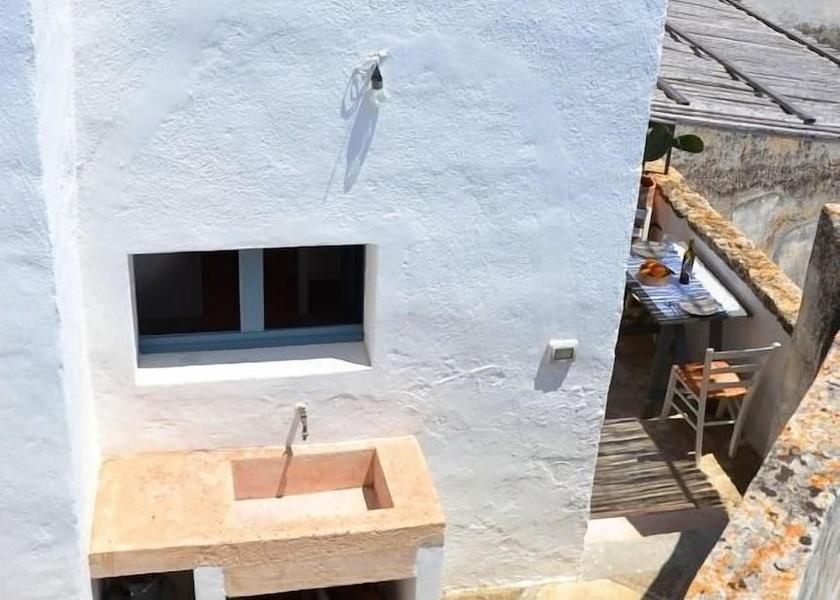 Puglia Corsano Exterior Detail