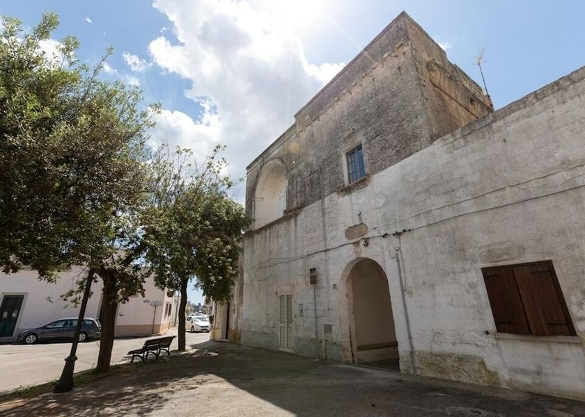 Puglia Corsano Facade