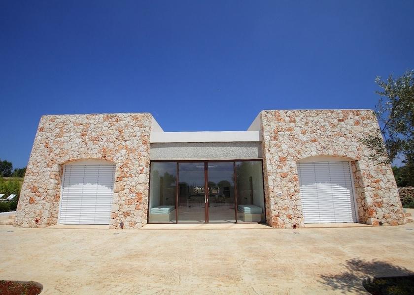 Puglia Corsano Exterior Detail