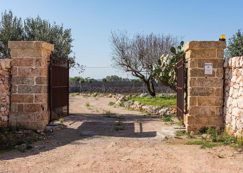 Puglia Corsano Exterior Detail
