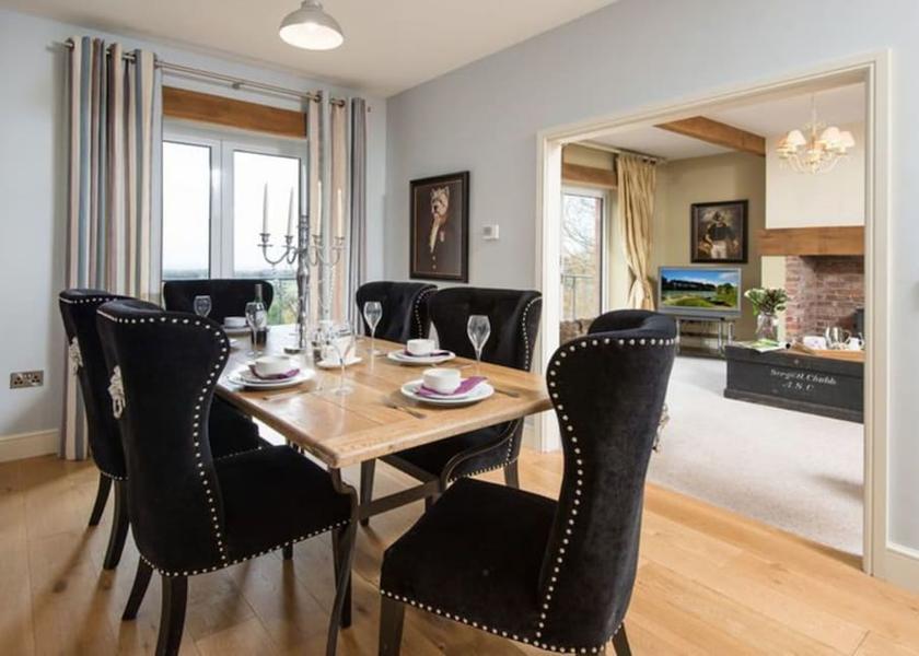 England Brampton In-Room Dining