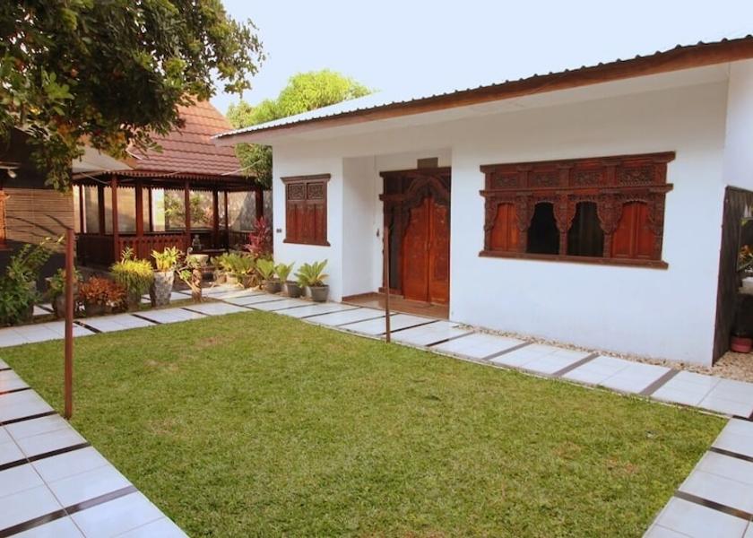  Sleman Exterior Detail