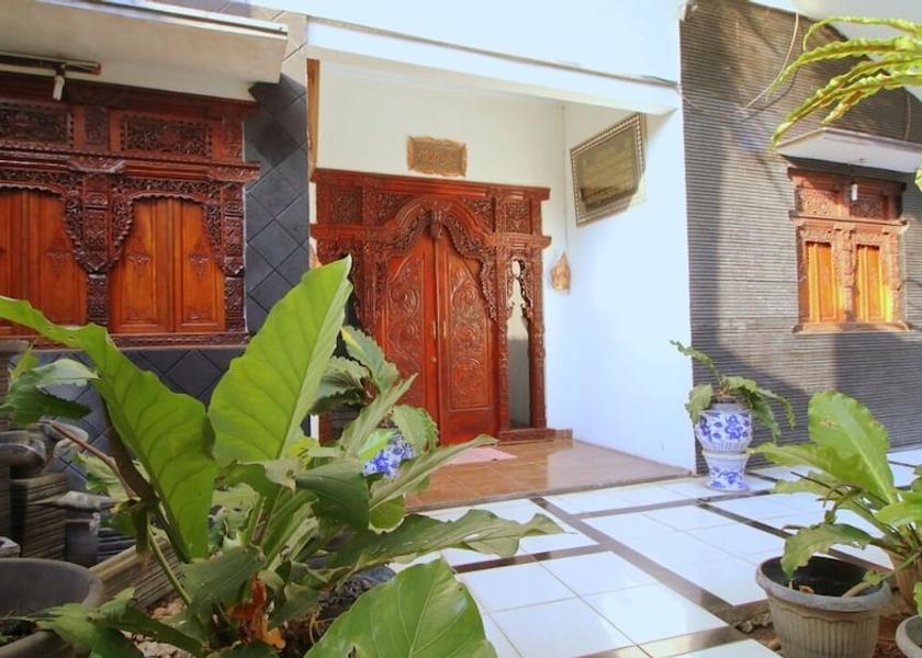  Sleman Interior Entrance