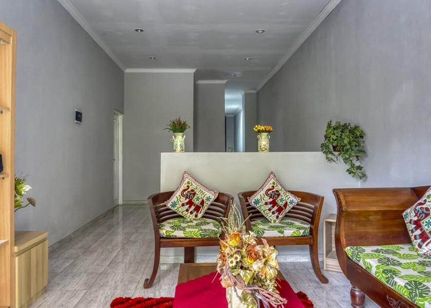  Sleman Interior Entrance