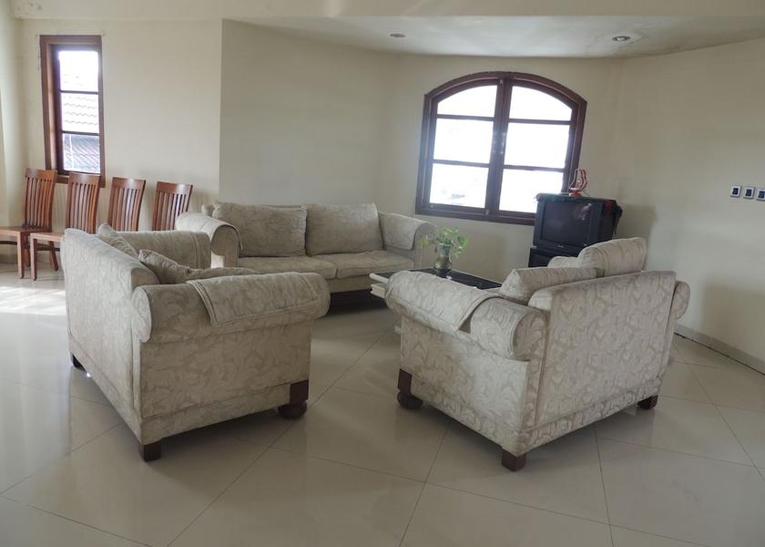  Sleman Interior Entrance