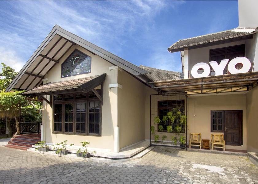  Sleman Exterior Detail