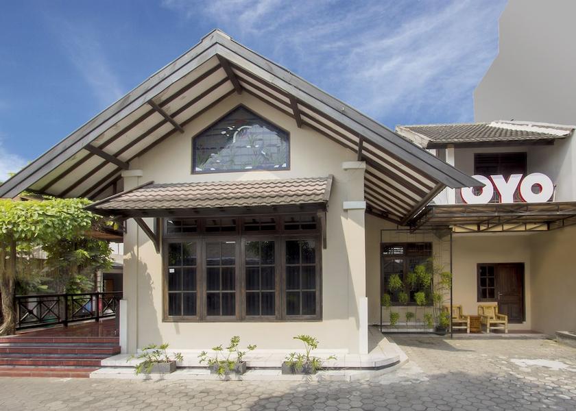  Sleman Exterior Detail