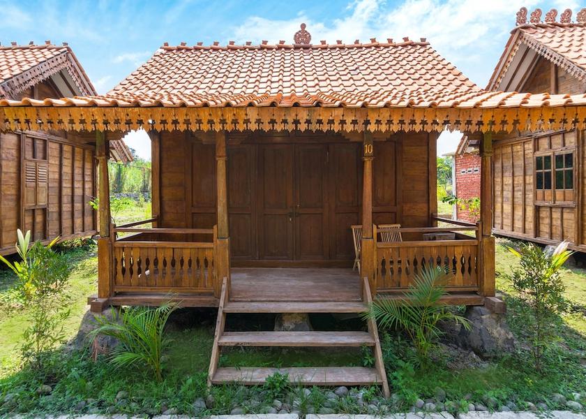  Sleman Exterior Detail