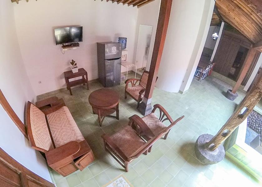  Sleman Interior Entrance